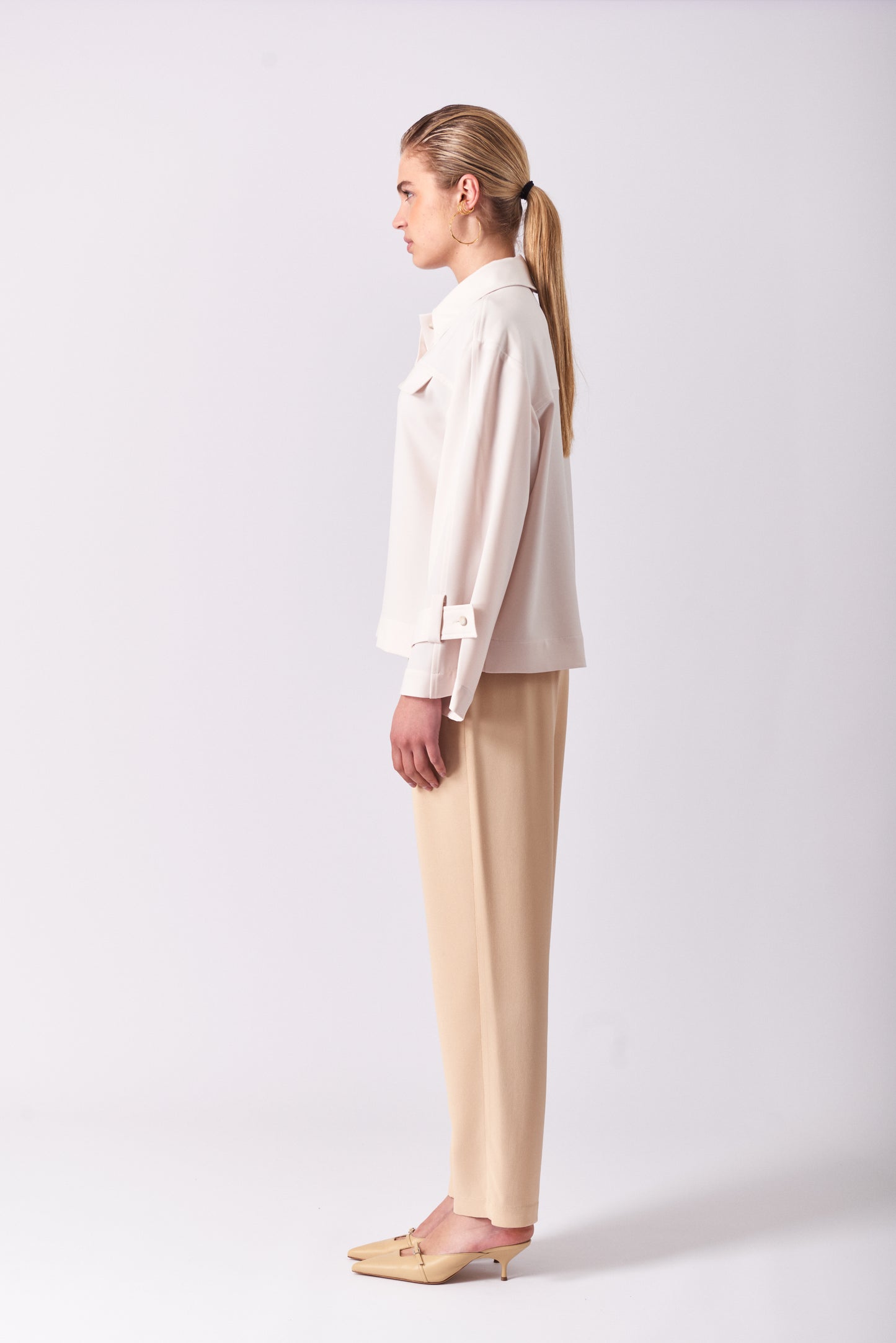 Top 15 Relaxed Fit with Pointed Collar | Cream