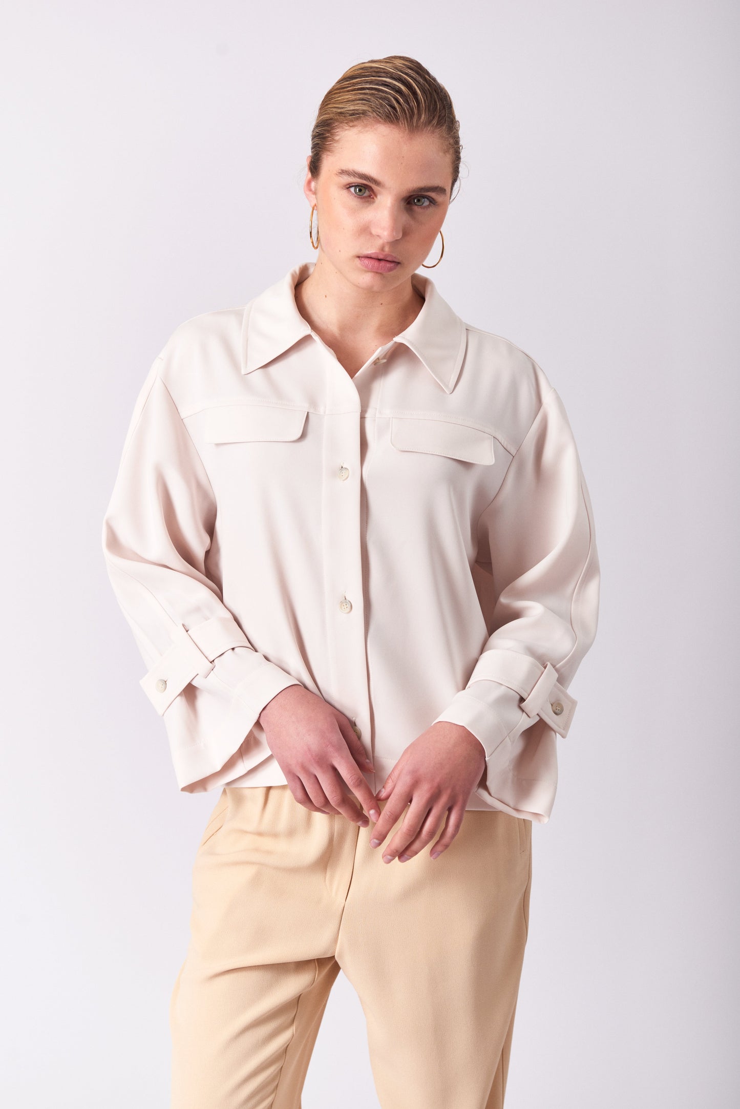 Top 15 Relaxed Fit with Pointed Collar | Cream