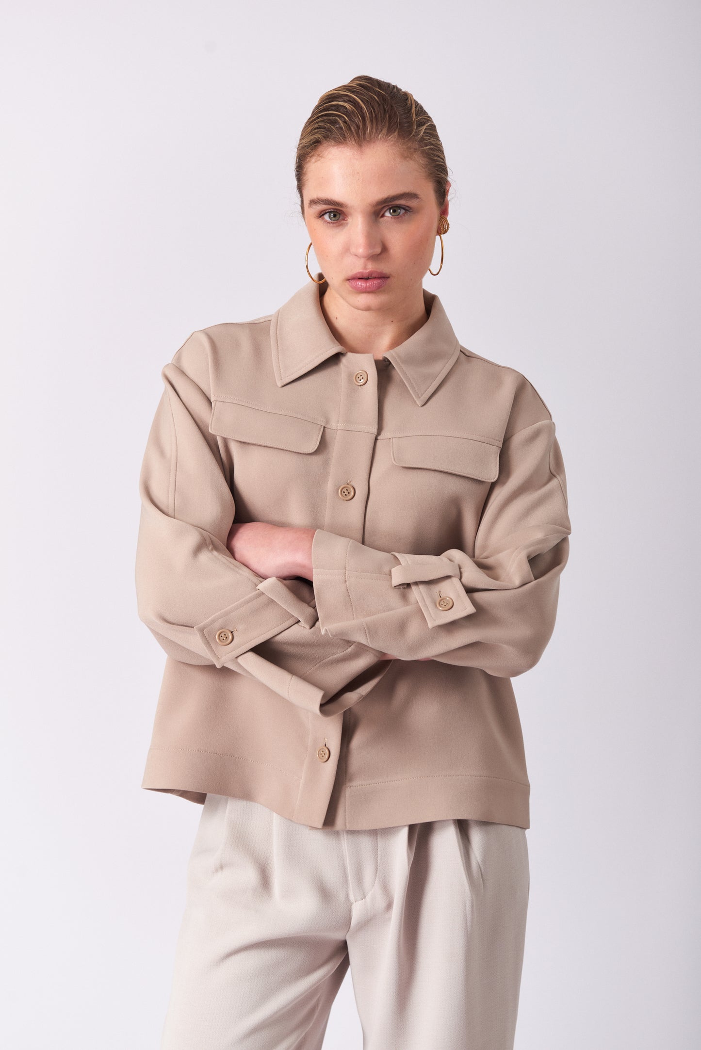 Top 15 Relaxed Fit with Pointed Collar | Beige