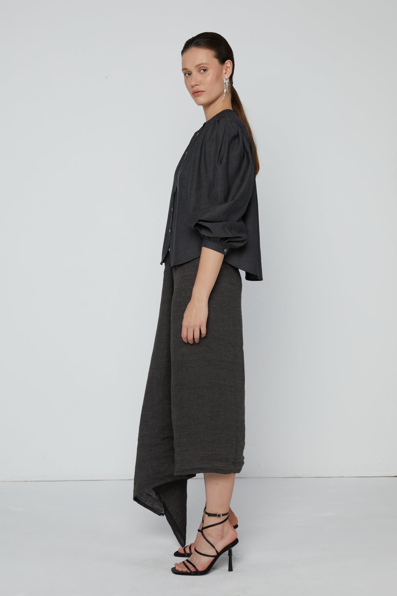 Top Gathered Sleeved Shirt | Grey