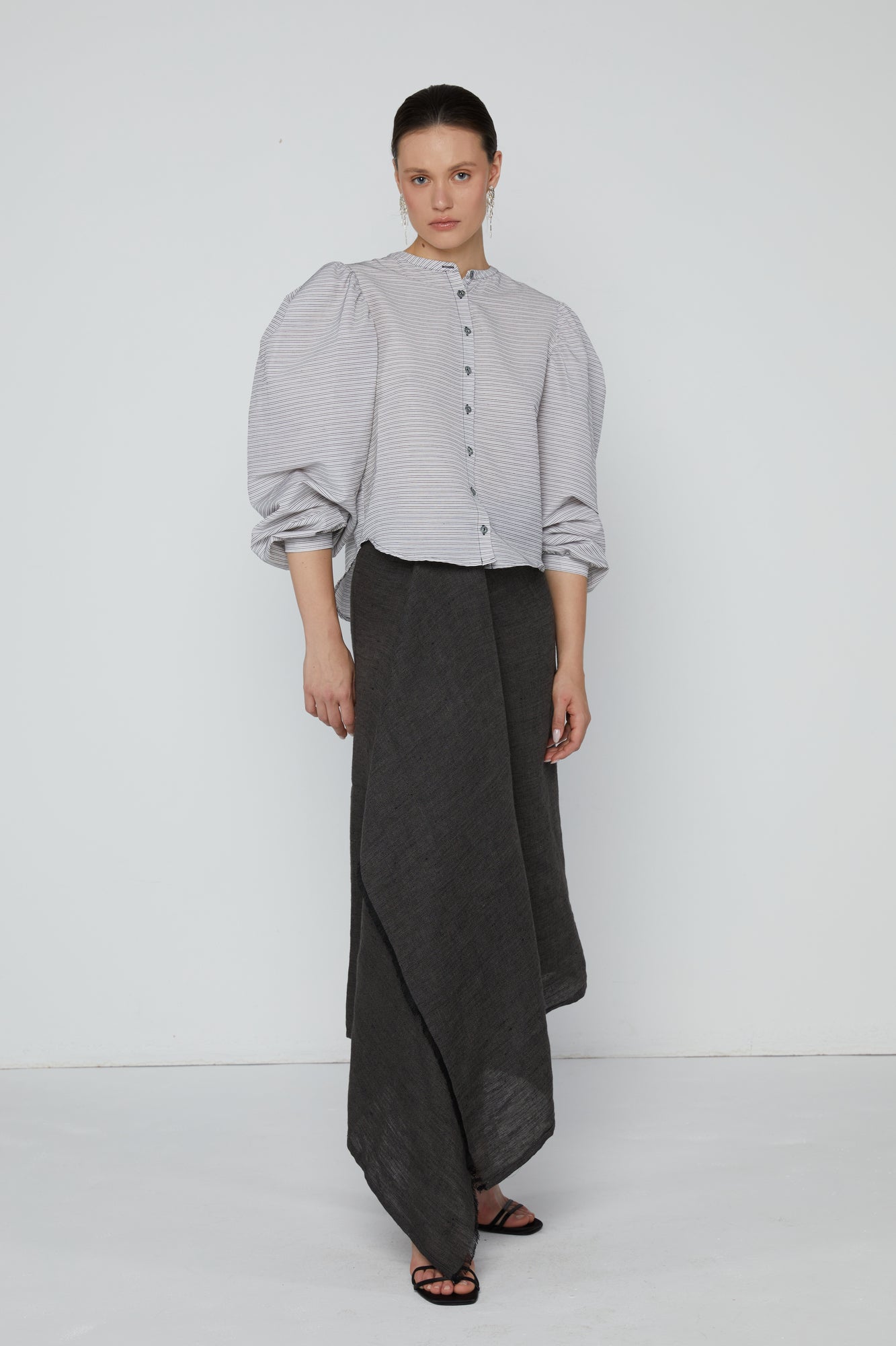 Top Gathered Sleeved Shirt | White