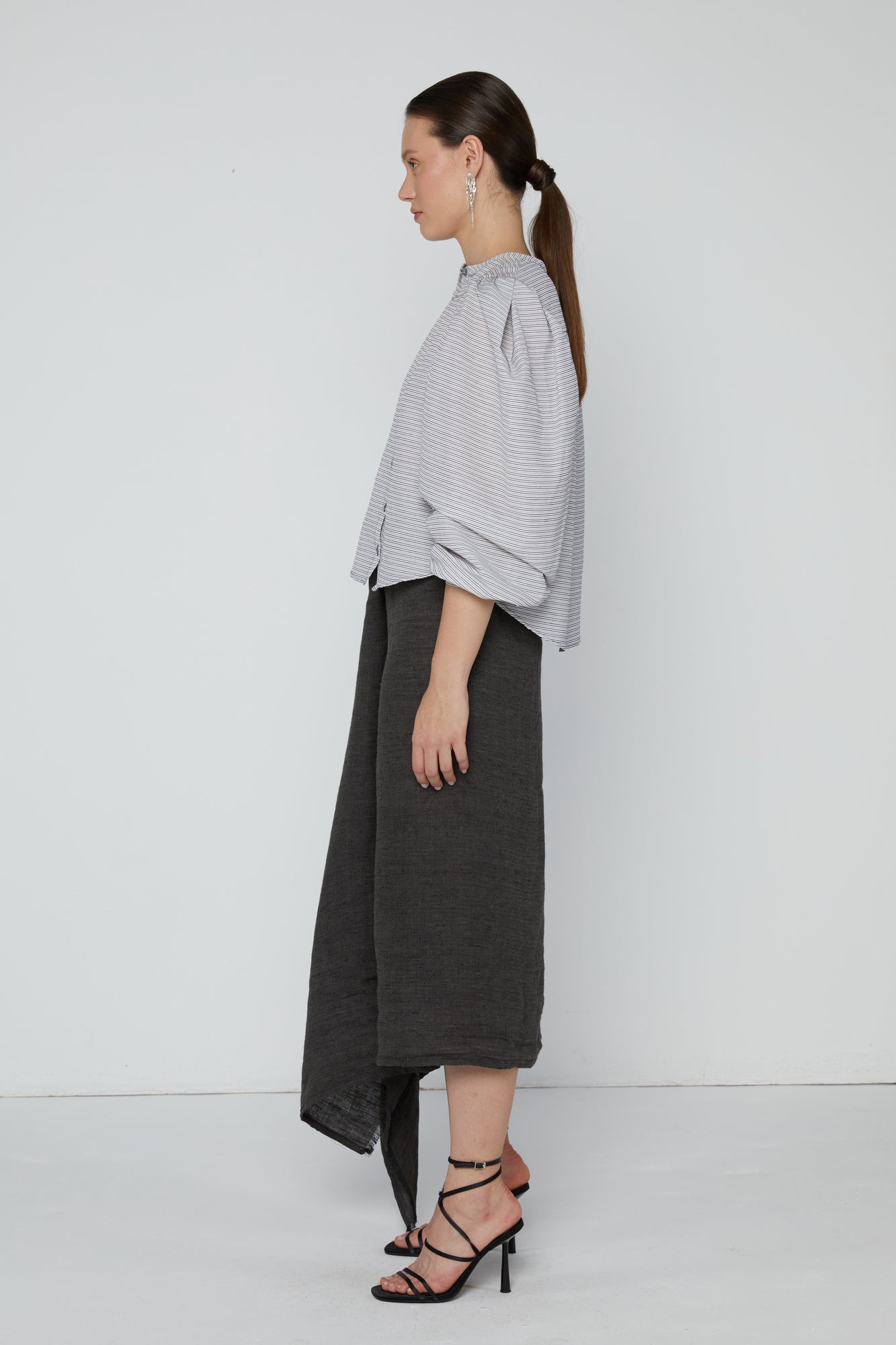 Top Gathered Sleeved Shirt | White