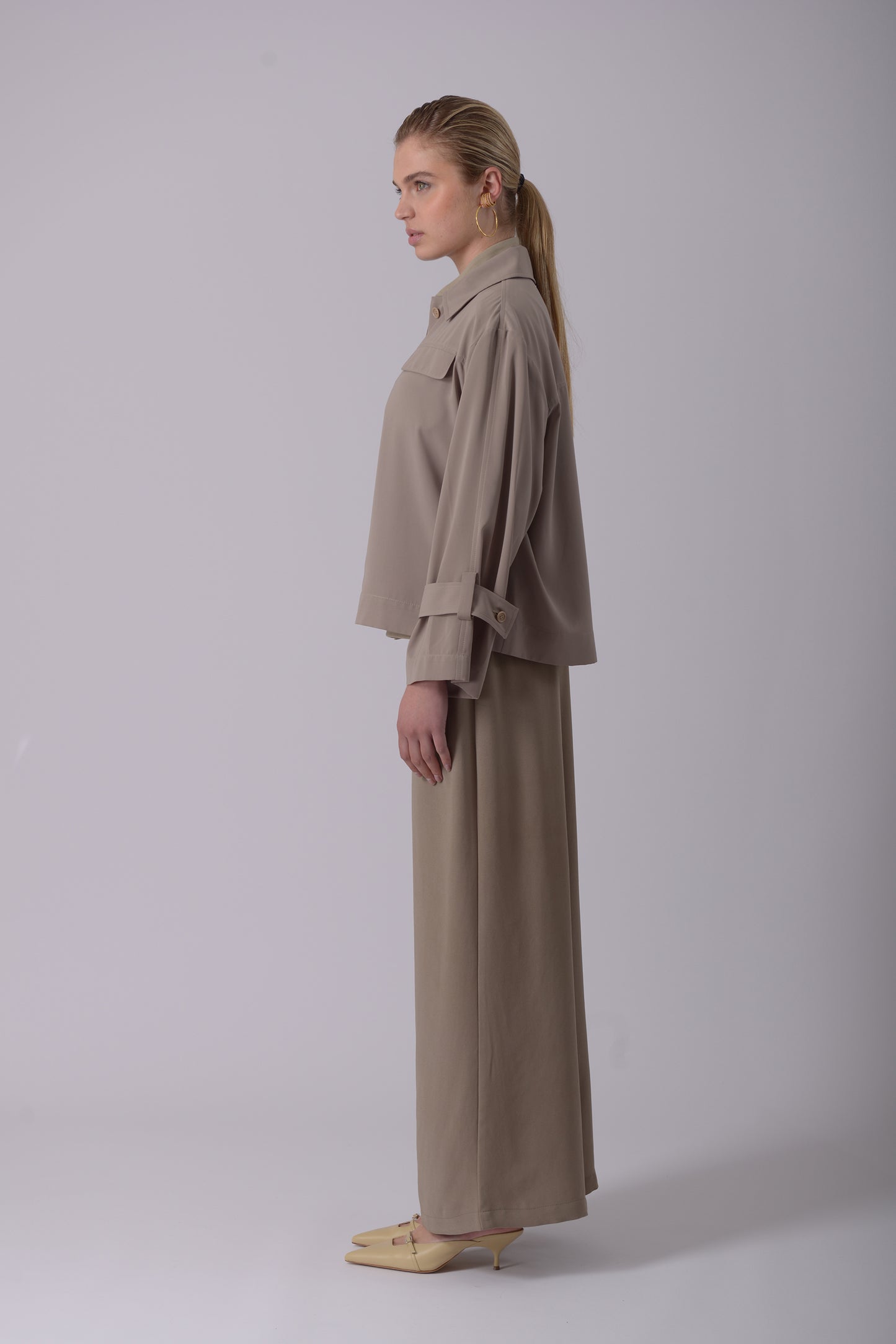 Top 15 Relaxed Fit with Pointed Collar | Concrete