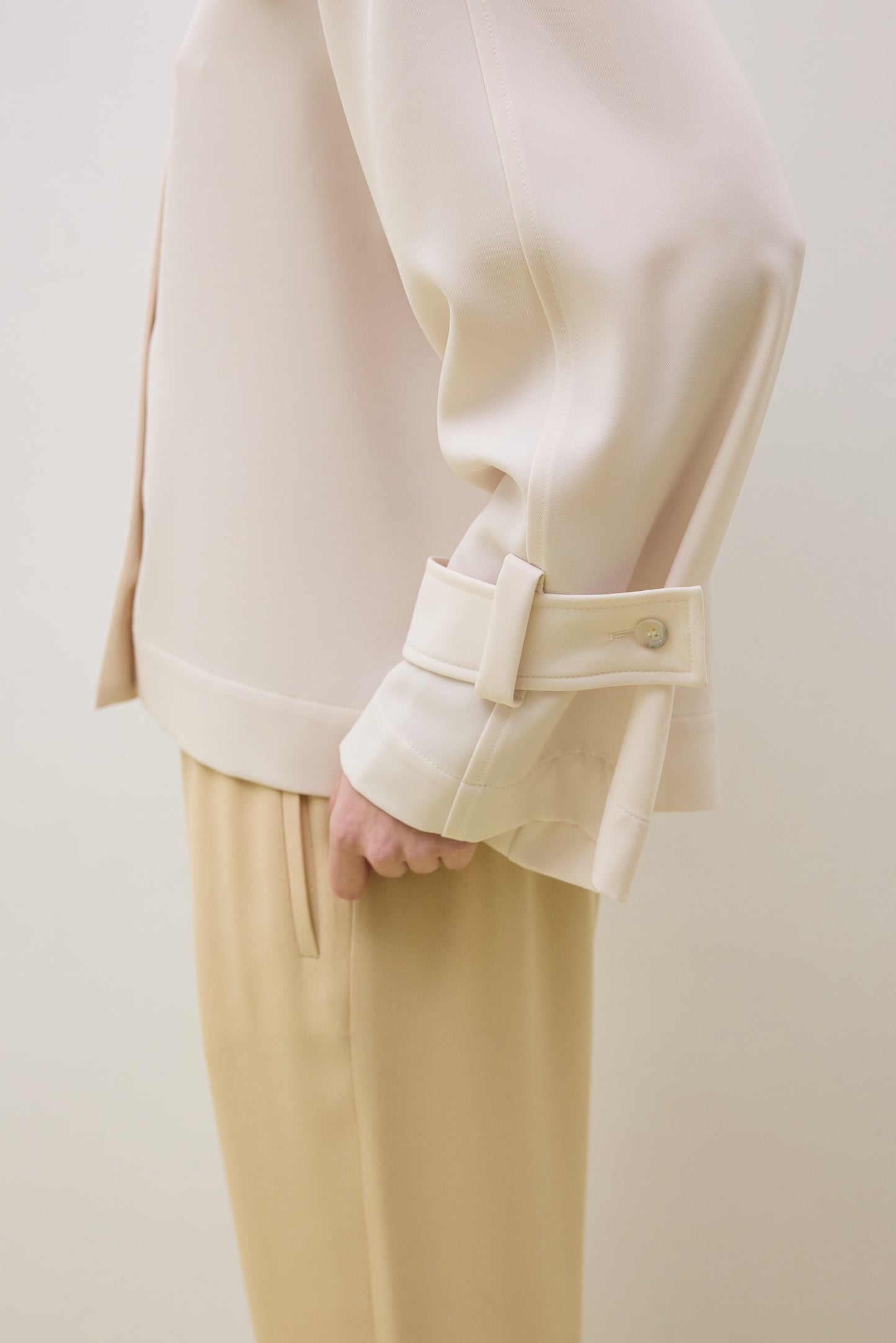 Jacket 2 Relaxed Fit with Pointed Collar | Cream