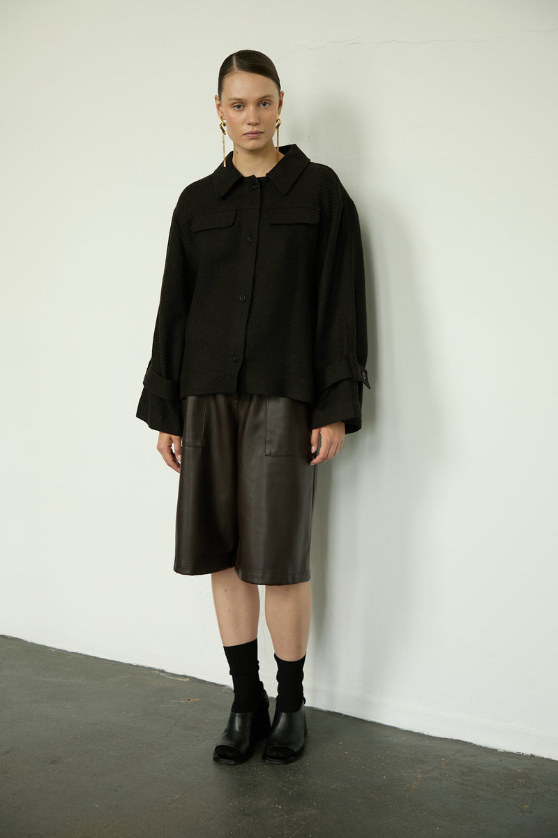 Top 15 Relaxed Fit with Pointed Collar | Dark Brown