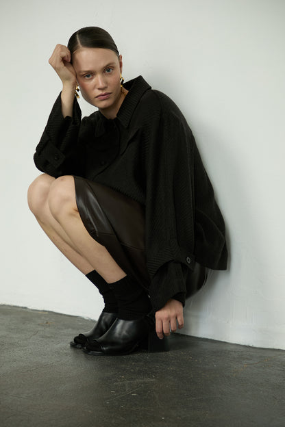 Top 15 Relaxed Fit with Pointed Collar | Dark Brown