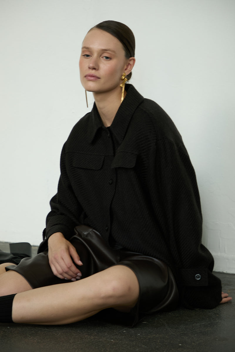 Top 15 Relaxed Fit with Pointed Collar | Dark Brown